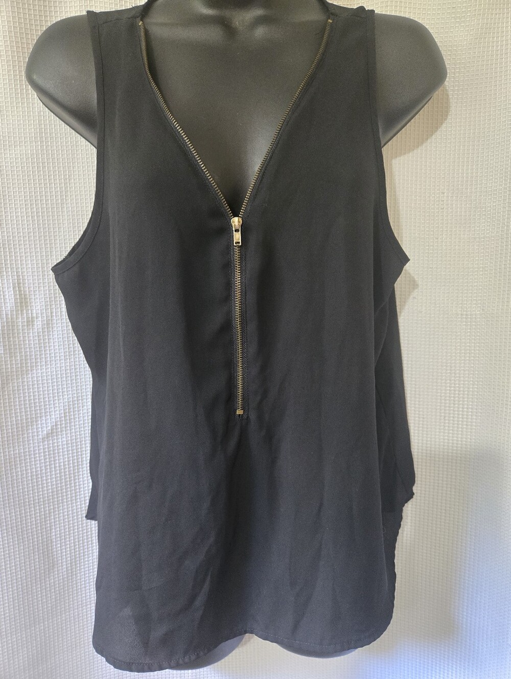 Ambiance Black Sleeveless Zip-Front V-Neck Tank